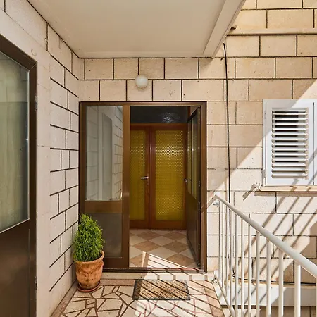 Cityview Apartment *