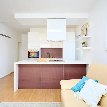 Cityview Apartment *